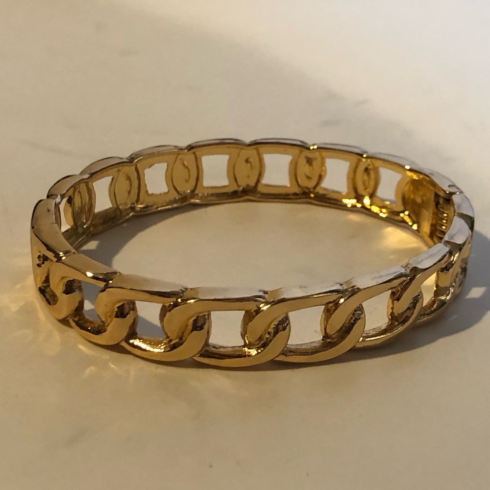 Elegant Gold Chain Link Bracelet